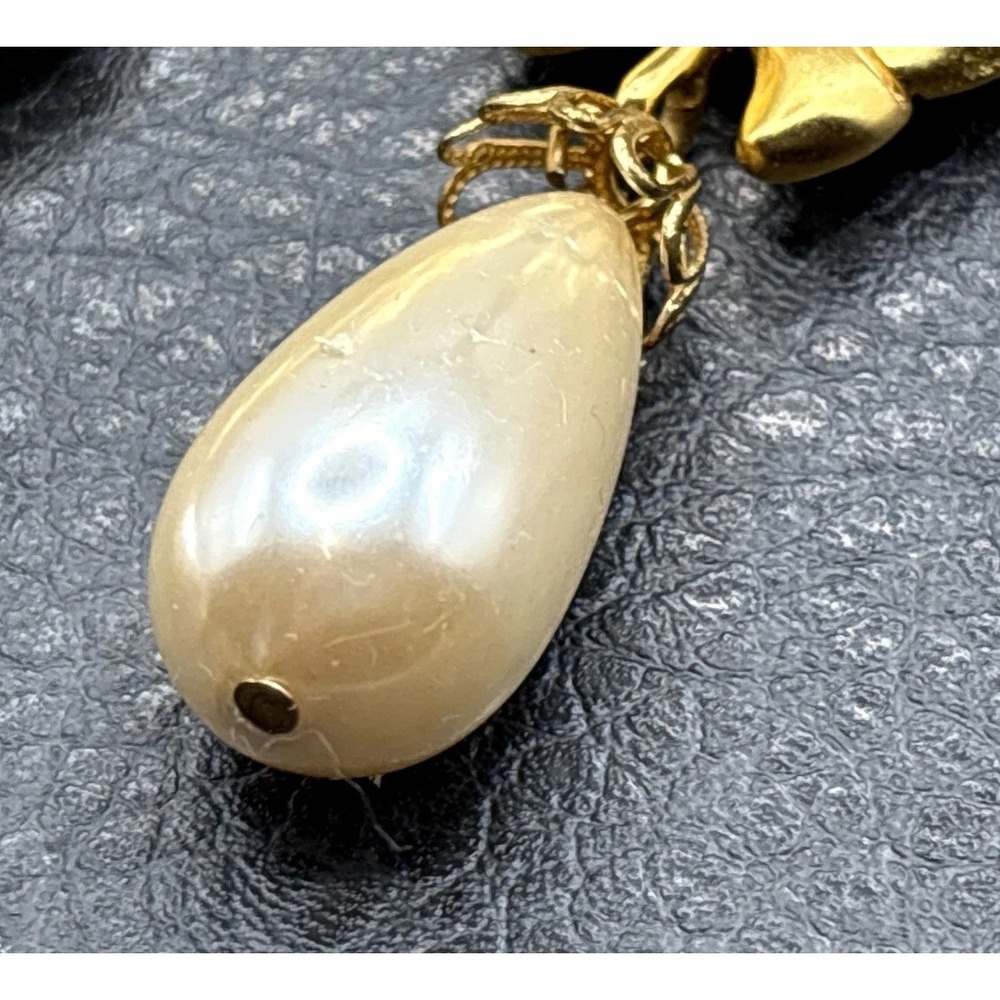 Vintage 80s Givenchy Gold Tone Butterfly Pearl Drop Dangle Pierced Earrings - Picture 11 of 16
